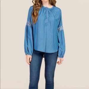 Francesca’s Chambray Top Sz S